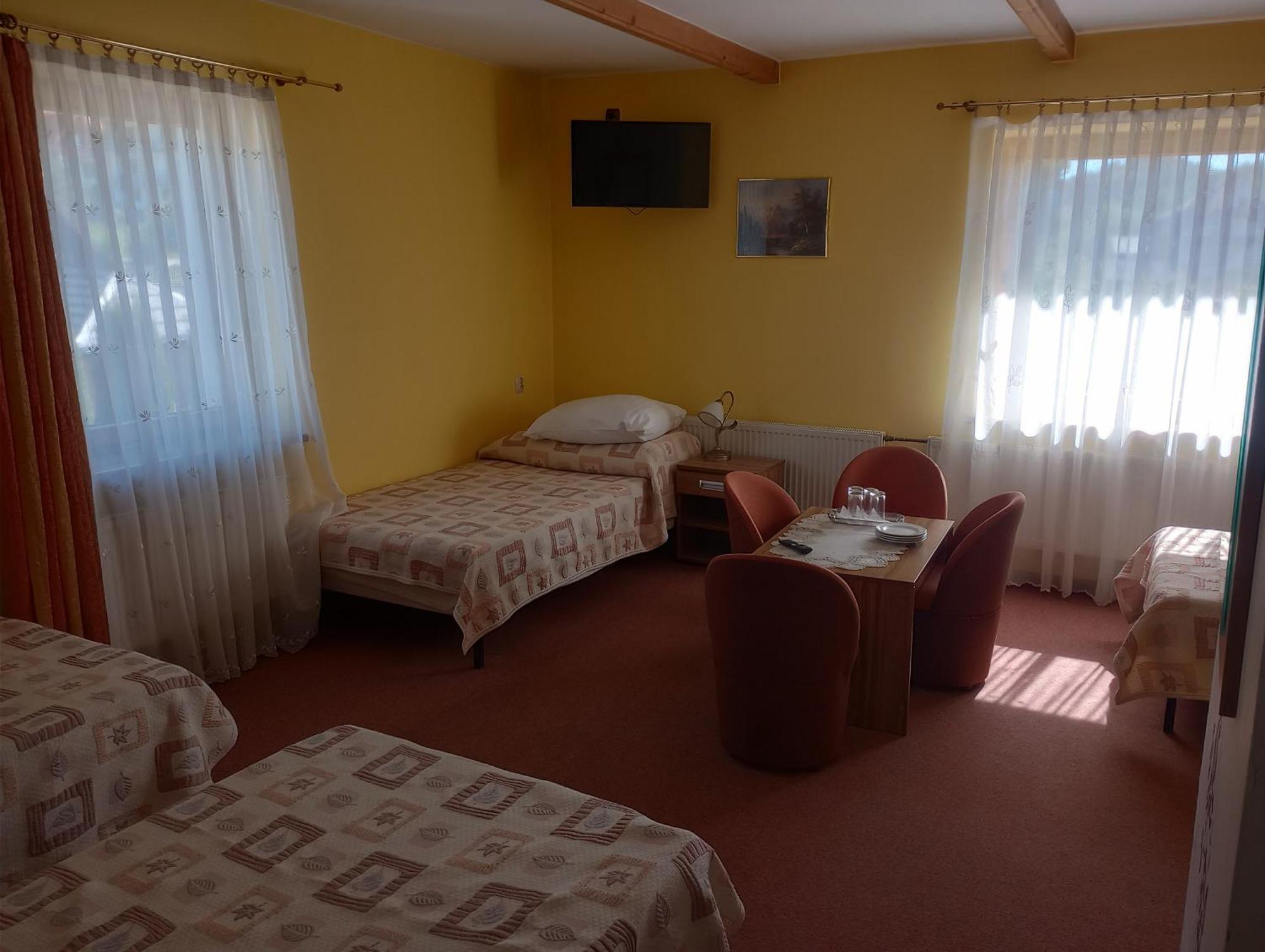 נובי טארג Hotel Goralski Raj מראה חיצוני תמונה