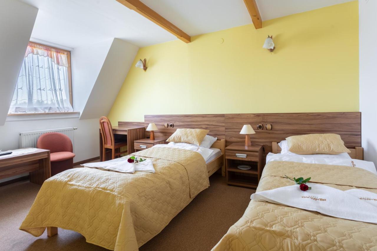 נובי טארג Hotel Goralski Raj מראה חיצוני תמונה