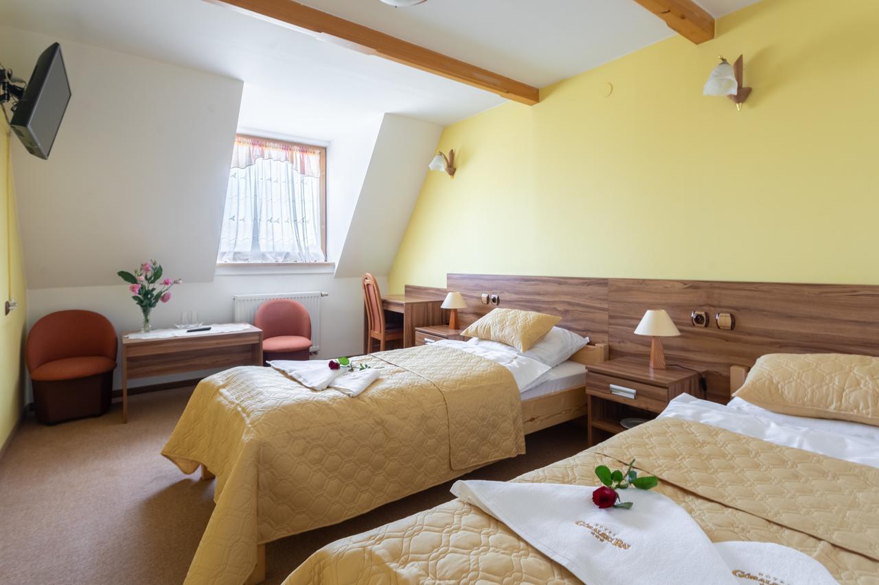 נובי טארג Hotel Goralski Raj מראה חיצוני תמונה